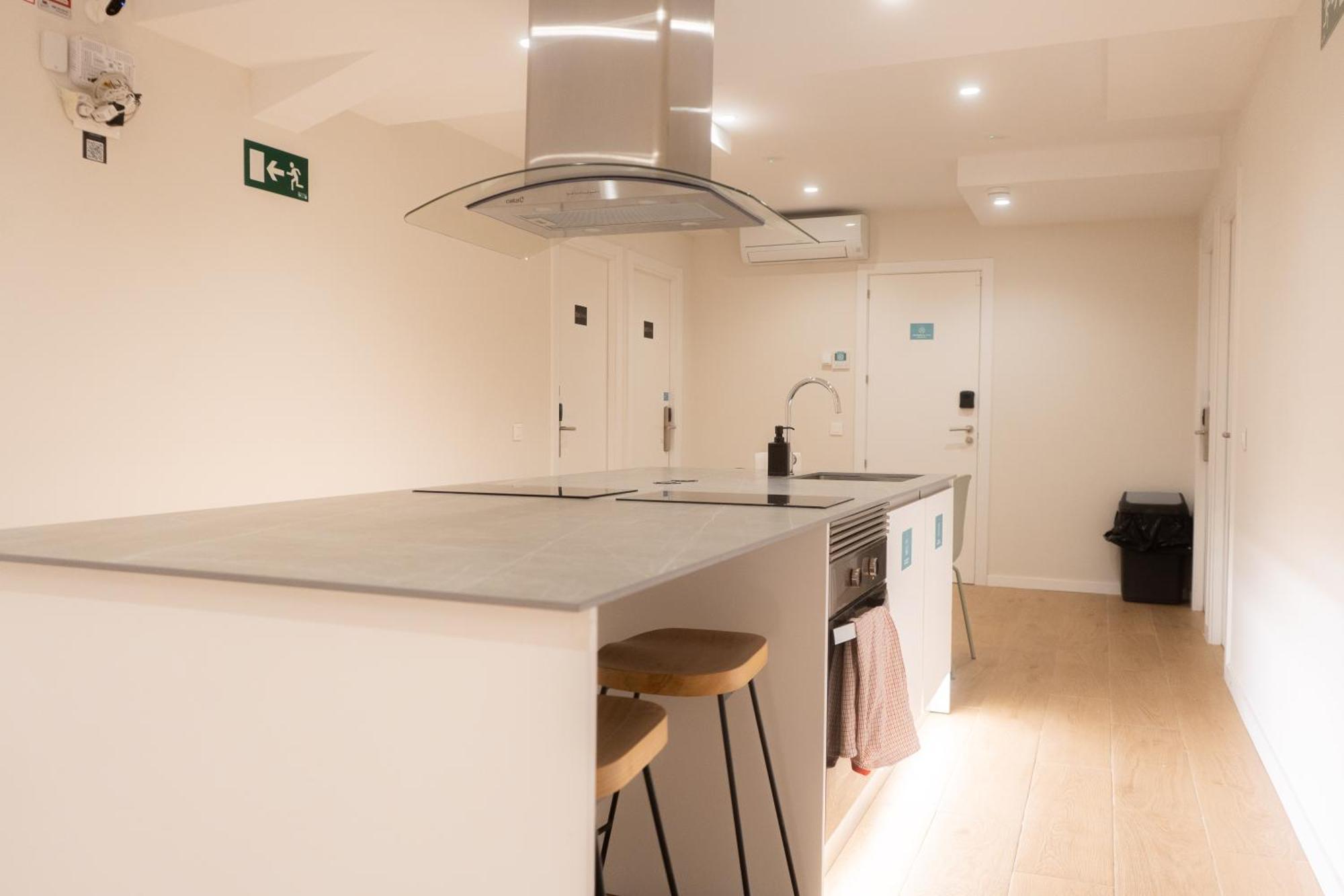 I'M Room Suites Nuevos Ministerios - Bernabeu 'Digital Access' Мадрид Екстер'єр фото